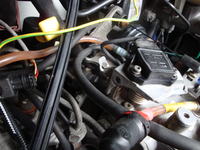Renault Trafic 1,9D TXX 1998 - Ciężko odpala, gdzie filtr i co to za blaszka? Renault Trafic 1,9D TXX 1998 - Ciężko odpala, gdzie filtr i co to za blaszka?