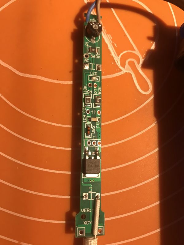 Testuję zestaw lutowniczy - bez miernika i z lutownicą sieciową z regulowaną mocą.