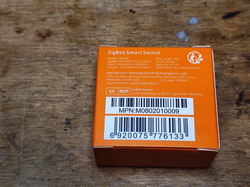 Sonoff ZBMini Packaging Packaging of Sonoff ZBMini relay.