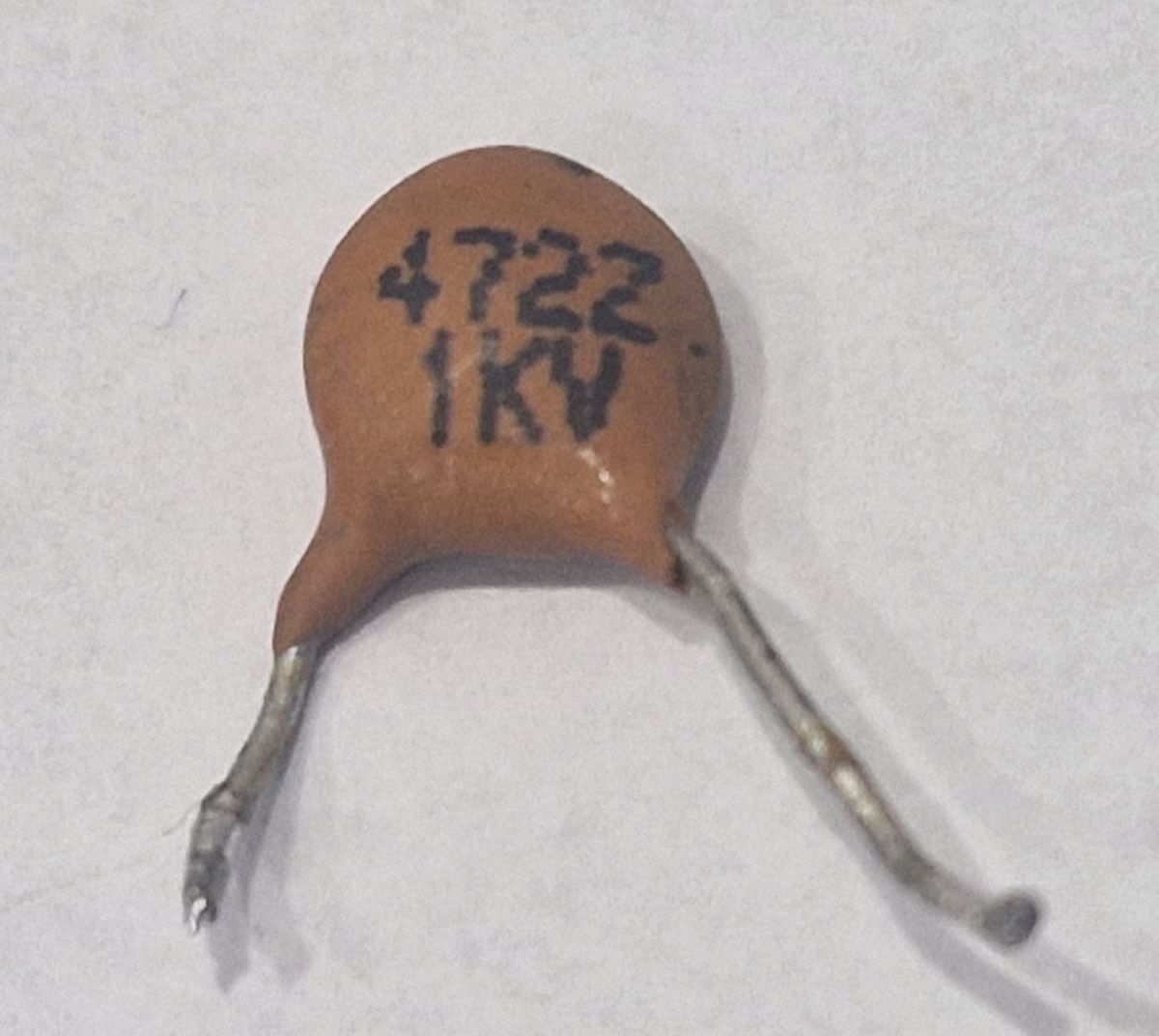 [Rozwiązano] Czy mogę zastąpić kondensator 103M 1kV (10nF) w TV Kruger ...