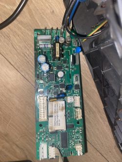 Delonghi Caffe Corso Ecam 2600 - Nie działa nic się nie swieci