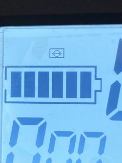 RIDER FREAK - Brak reakcji na manetkę przyspieszenia, ikona na wyświetlaczu