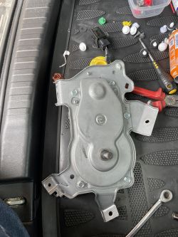 Honda CRV 2017 - Elektryczna klapa bagażnika nie chce się zamknąć