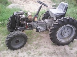 Traktorek sam 4x4 druga konstrukcja Traktorek sam 4x4 druga konstrukcja