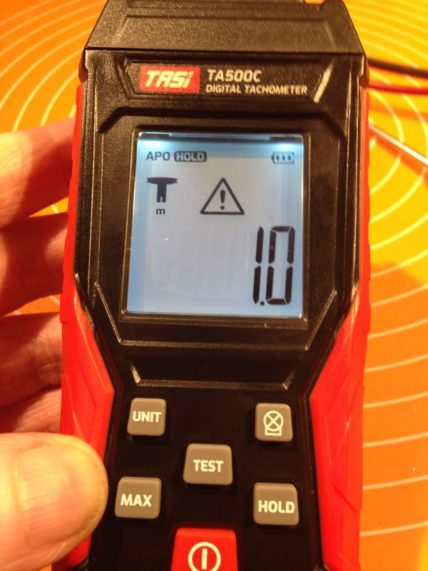 Tachometr TA 500C - pomiar prędkości obrotowej części ruchomych. Opis możliwości i obsługi.