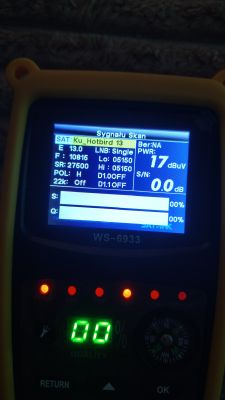 Ekran miernika WS-6933 pokazujący ustawienia satelity Ku_Hotbird 13 z jakością sygnału 0%.