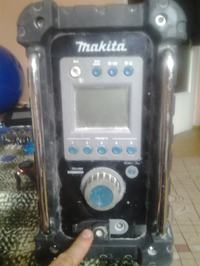 Radio Makita - w jaki sposób naładować?