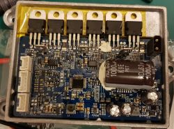 Xiaomi m365 - Jaka być powinna wartość napięcia na zaciskach przedniej lampki?