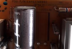 LG 42PA4500 nie startuje, brak 5V na P811, zwarcie na płycie - co robić?