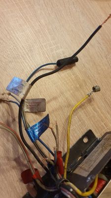 - Jak podłączyć wzmacniacz samochodowy Panasonic CY-B100