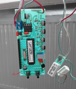 Moduł woltomierza AVT2857- czarne prostokąty na LCD.