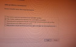 Okno narzędzia rozwiązywania problemów wyszukiwania w Windows z listą opcji i przyciskiem „Dalej”.
