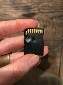 Uszkodzona mechanicznie karta SD - próba odzyskania danych?