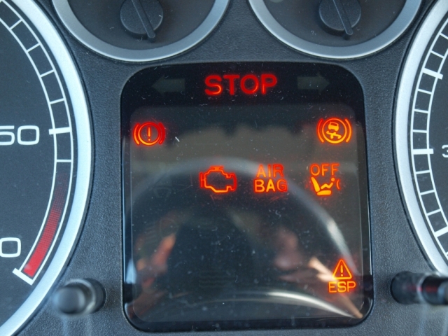 Peugeot 307 Kontrolka zapalabsie kontrolka w gornym