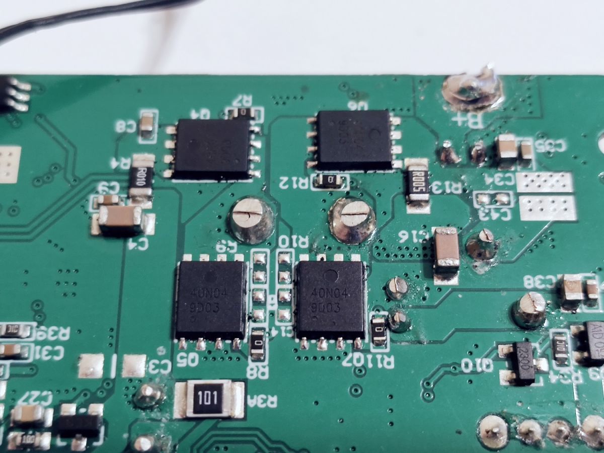 Zwarcie na module power banka 100W - grzanie się elementów 40N03 ...