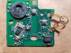 Identyfikacja brakujących elementów SMD w pilocie karty Renault