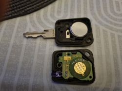 Jak odczytać kod z pilota od Renault Laguna 1?