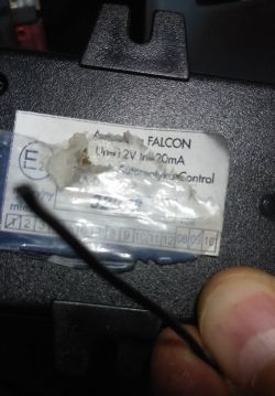 Alarm FALCON - pika po podłączeniu akumulatora Alarm FALCON - pika po podłączeniu akumulatora