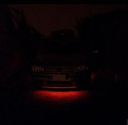 VW Golf 4 2000r.: Jaki moduł/przekaźnik do LED podświetlenie "kałuż"?