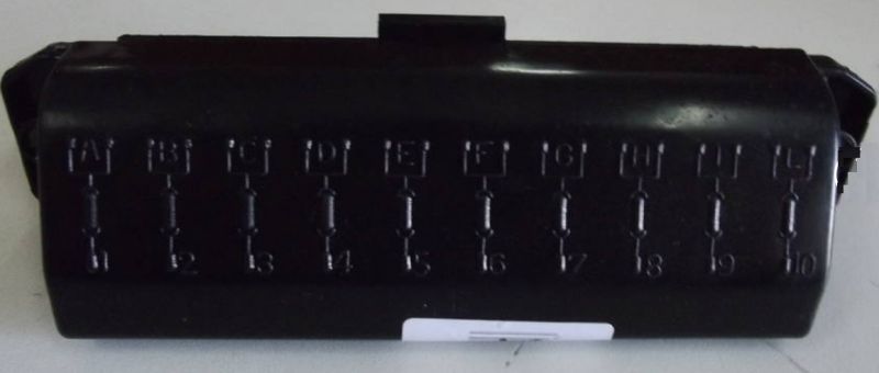 Szukam skrzynki bezpiecznikowej - 10 pojedynczych miejsc, bez mostków