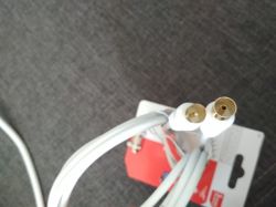 LG 49UJ634V - podłączenie tv do gniazda w ścianie