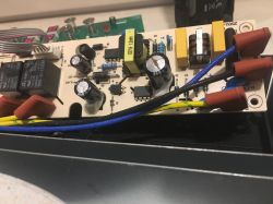 Klarstein ceramiczna płyta - Płyta włącza się i wyłącza tylko po podłączeniu je