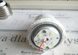 Lampka LED noname - wnętrze oraz sposób jej naprawy Lampka LED noname - wnętrze oraz sposób jej naprawy