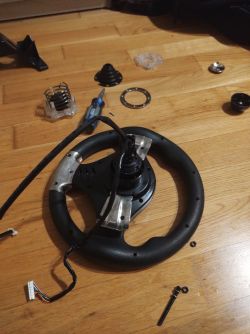 Montaż sprężyny w kierownicy Qsmart Suzuka Pro SW6060 - porady i wskazówki