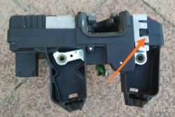 Astra G - Siłowniki centralnego zamka w tylnych drzwiach