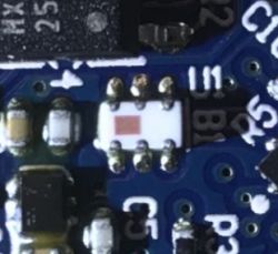 Wnętrze modułów WiFi RN131 i RN171 (co kryje się pod ekranem?) Wnętrze modułów WiFi RN131 i RN171 (co kryje się pod ekranem?)