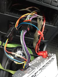 Audi a4 b5 96? - Otwieram drzwi i muzyka przestaje grac