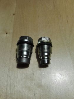Replacing CR Slat Pressure Valve in Chrysler Voyager 2.8 CRD: Procedure & Precautions