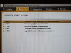 Ekran odczytu błędów diagnostycznych z kodami i opisami.