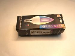 Packaging of Tuya TY-E14-220VB*AT LED WiFi Bulb Box of Tuya WiFi LED bulb TY-E14-220VB*AT with product image and technical icons