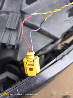 Świecąca kontrolka Airbag w Audi A8 D3: Błąd czujnika G283, pytanie o łączenie przewodów