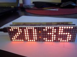 Zegarek z wyświetlaczem led 32x8. Zegarek z wyświetlaczem led 32x8.