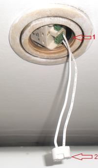 A working light bulb does not work, although there is electricity A working light bulb does not work, although there is electricity