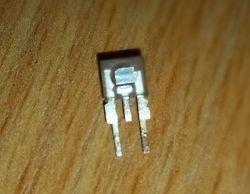 Identyfikacja diody IR 5V w kontrolerze scrolla myszki Logitech