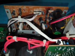 Buczenie i trzeszczenie w subwooferach Teufel Theater 4 Hybrid