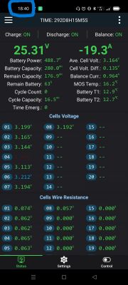 Zrzut ekranu aplikacji monitorującej parametry baterii