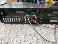 Połączenie głośników ze wzmacniaczem i subwooferem