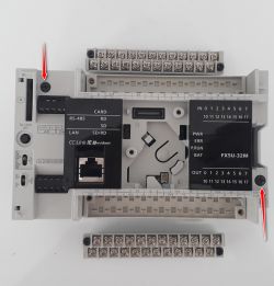 Wnętrze sterownika PLC MELSCEC iQ-F FX5U Wnętrze sterownika PLC MELSCEC iQ-F FX5U