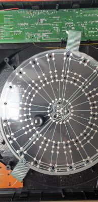 Tablica do rzutek - nie działający element ZD1 733A na płycie głównej zasilanej 5.0V=1.0A 5.0W