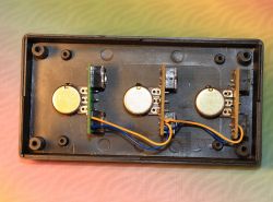 Tłumik-regulator do systemu modularnego eurorack w pudełku Tłumik-regulator do systemu modularnego eurorack w pudełku