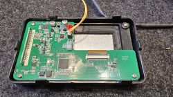 Zdjęcie ukazujące płytkę drukowaną z elektroniką.