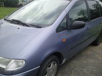 Jak znaleźć numer lakieru w Ford Galaxy? Gdzie szukać kodu?