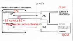 Jak podłączyć uniwersalny sterownik centralnego zamka w Mazda 2 DE 2008?
