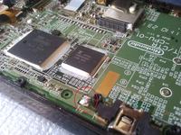 Czy uszkodzenie stopki na płycie głównej NINTENDO 3DS wpłynie na działanie?