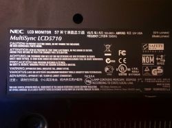 NEC 57" MultiSync LCD5710 - wyłącza się po 30 minutach