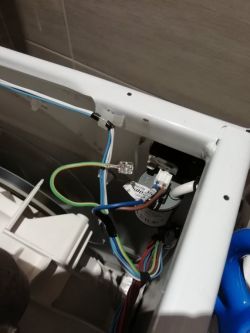 Indesit XWA 71283 - Wybija róznicówkę chwile po załączeniu programu Indesit XWA 71283 - Wybija róznicówkę chwile po załączeniu programu